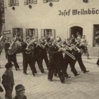 527190_369324393140442_727161520_n